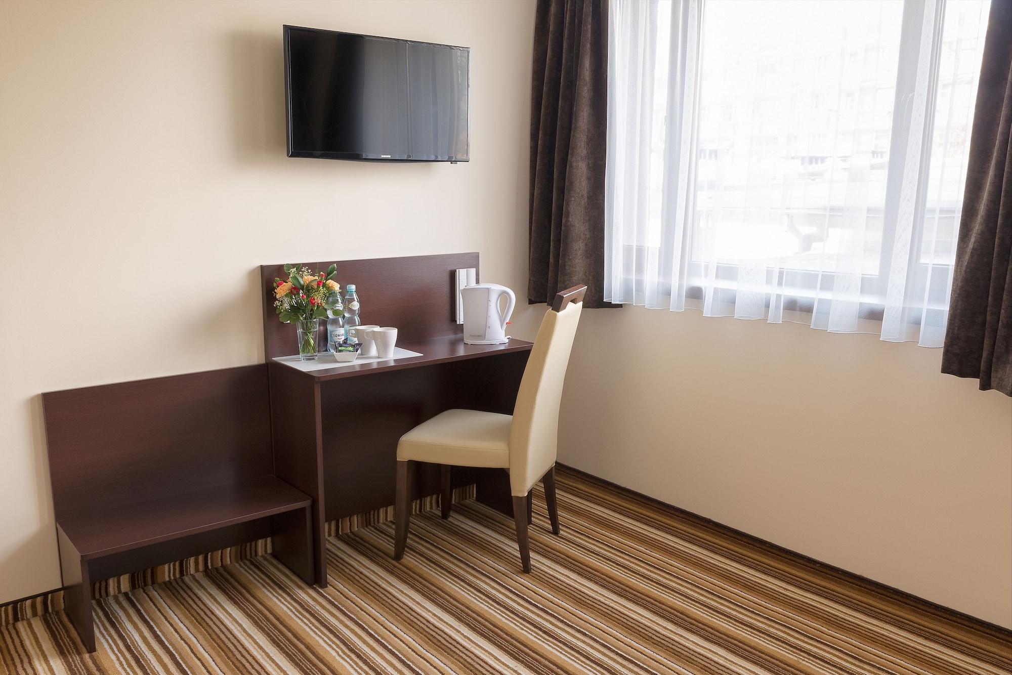 Boutique Hotel'S Kwiska - Legnicka Вроцлав Екстериор снимка